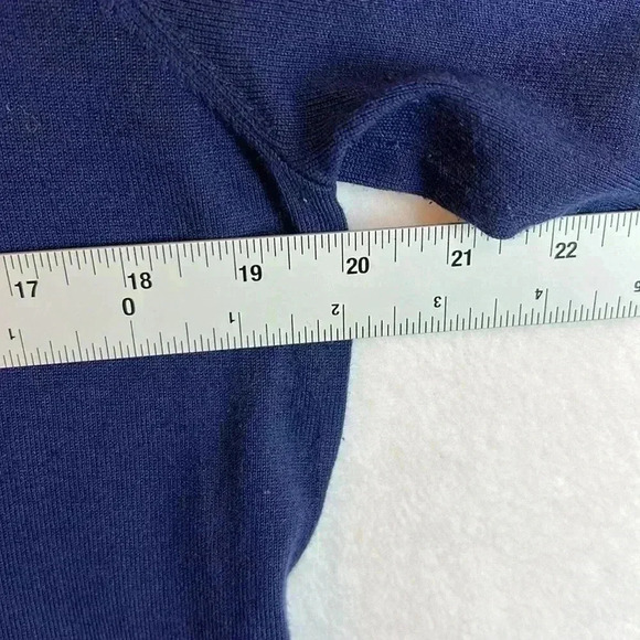 Chico’s Navy Turtleneck Sweater Rayon/Nylon Women’s Size 2 (US L/12). - Picture 5 of 6